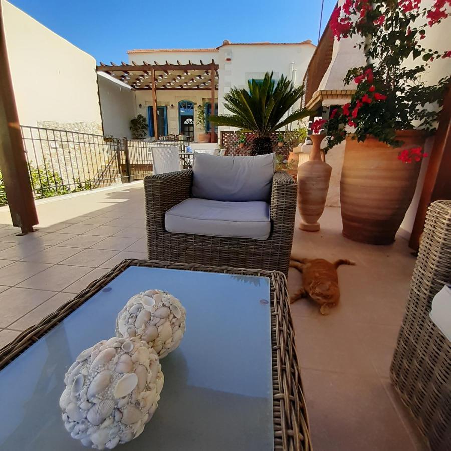 Villa Aposperitis *