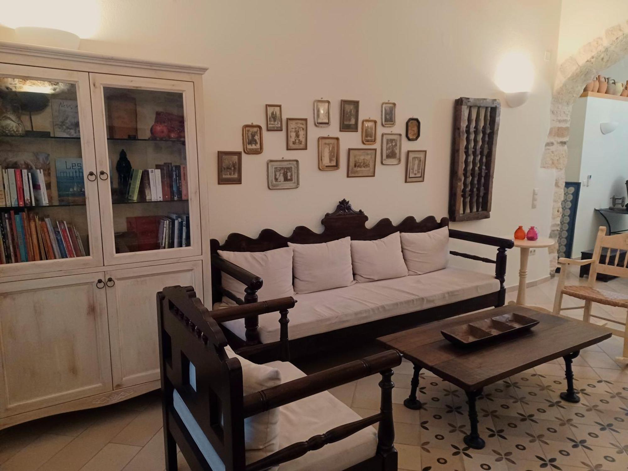 Aposperitis Villa *