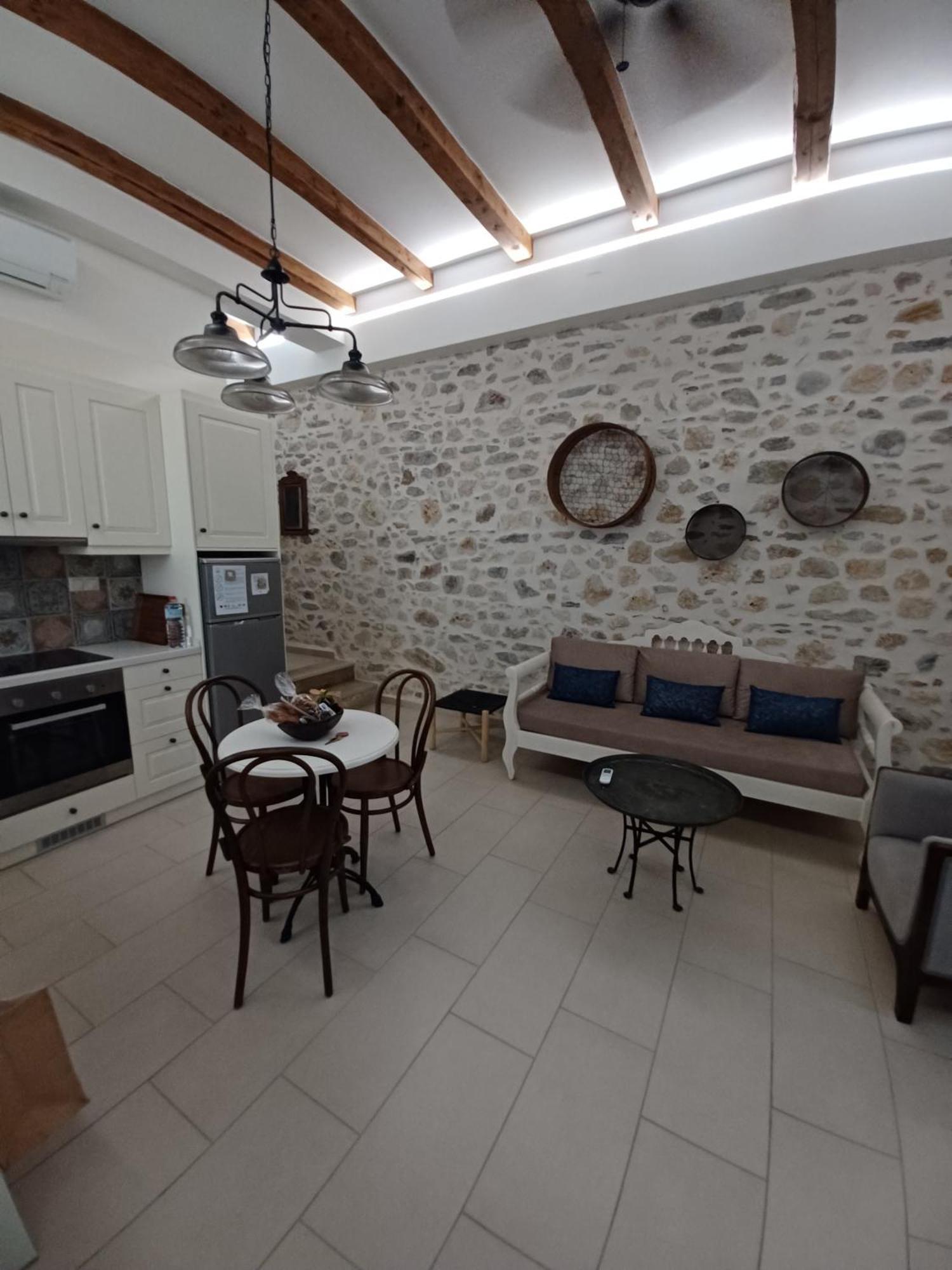Aposperitis Villa *